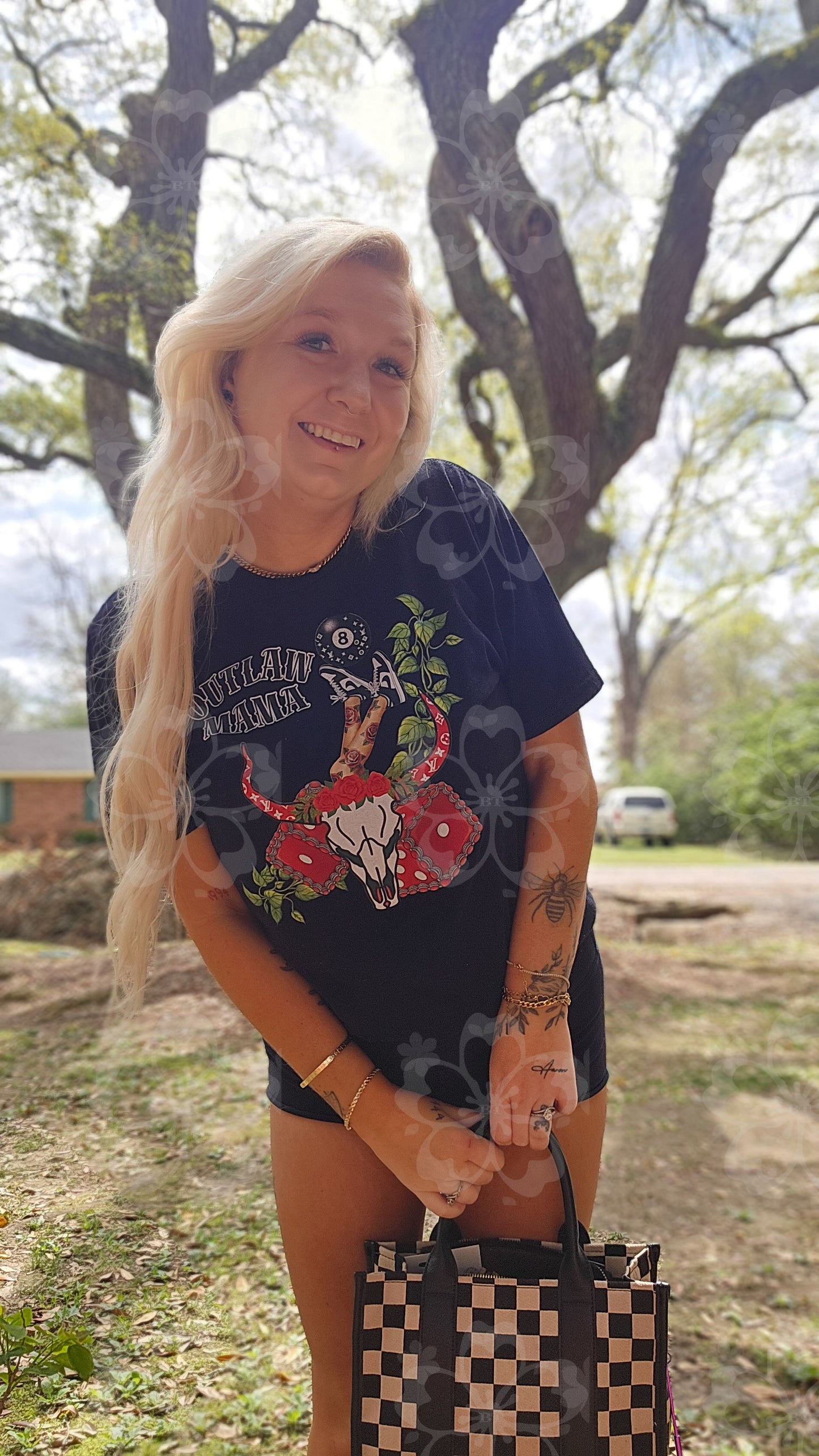 Outlaw Mama Tee